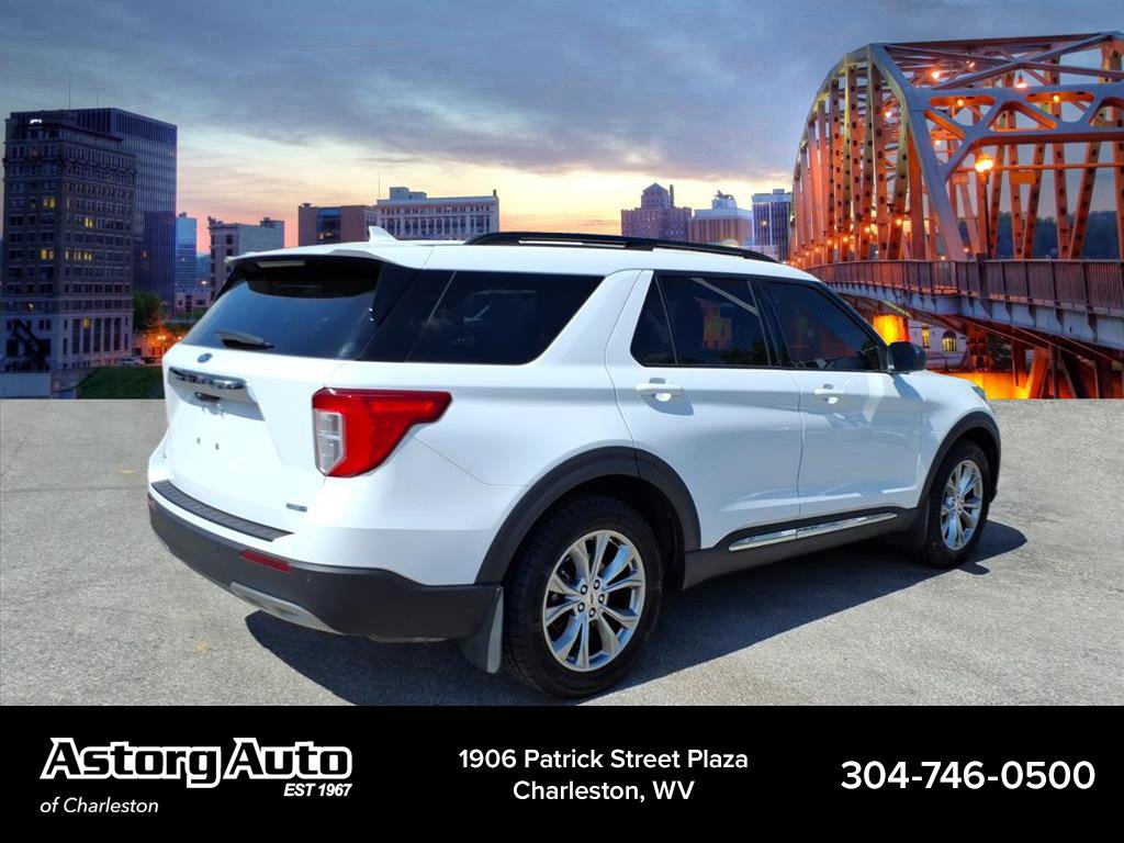 Used 2020 Ford Explorer XLT w/ Equipment Group 202A AWD/4WD image 3