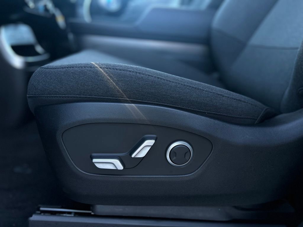 New 2026 Hyundai Ioniq 9 SE AWD/4WD image 16