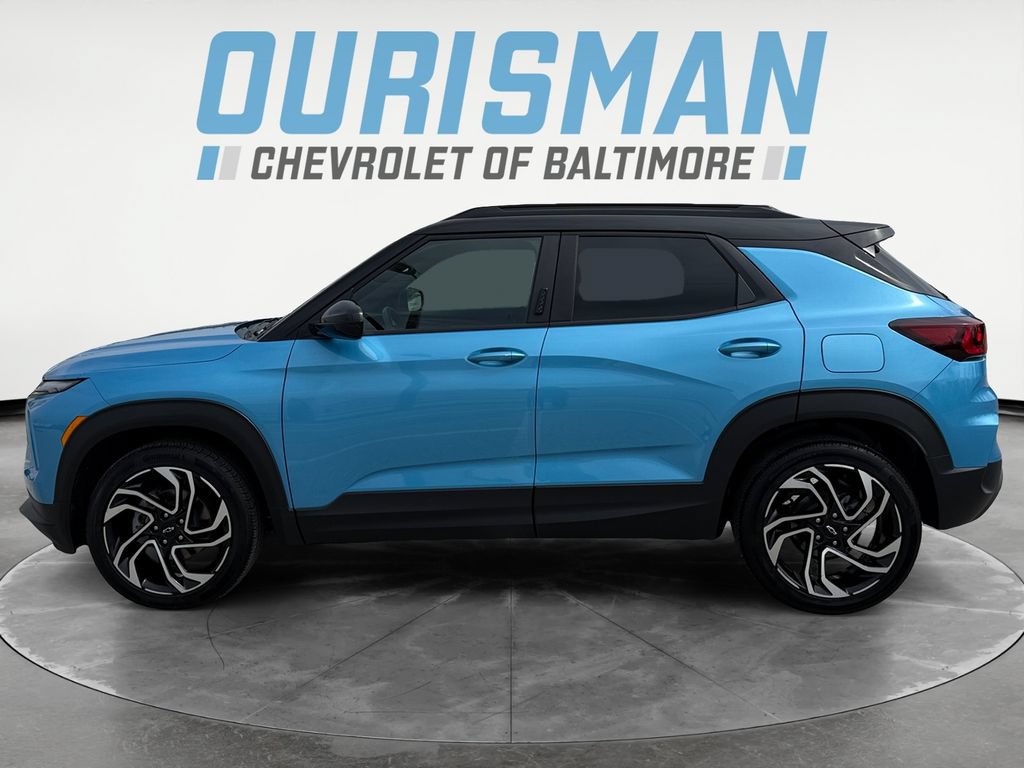 Used 2025 Chevrolet TrailBlazer RS w/ Convenience Package FWD image 3