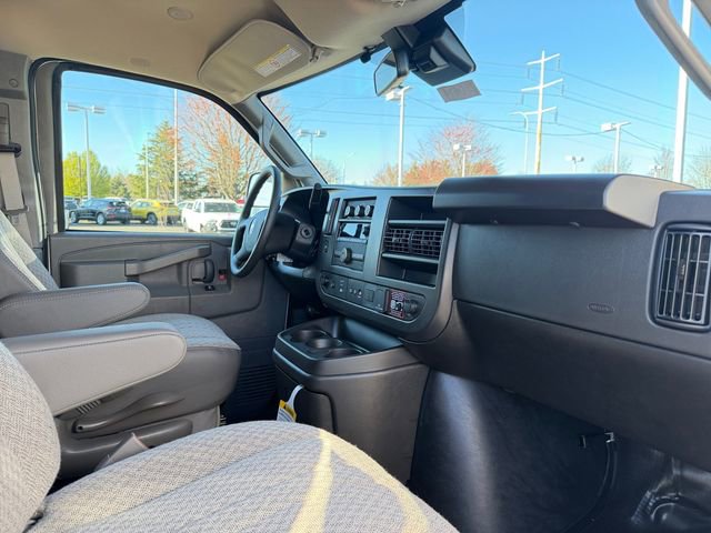 New 2025 Chevrolet Express 3500 w/ Driver Convenience Package image 37