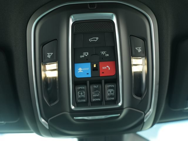 New 2026 Jeep Grand Cherokee L Limited w/ Limited Altitude Package AWD/4WD image 38