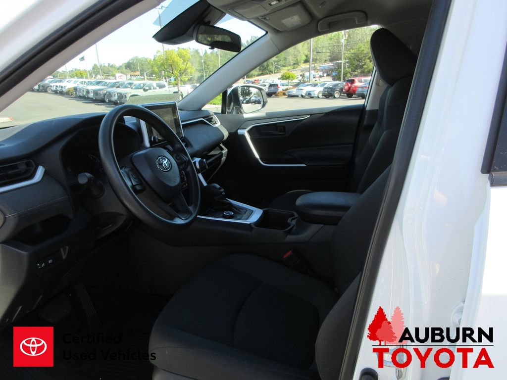 Certified 2024 Toyota RAV4 LE AWD/4WD image 30
