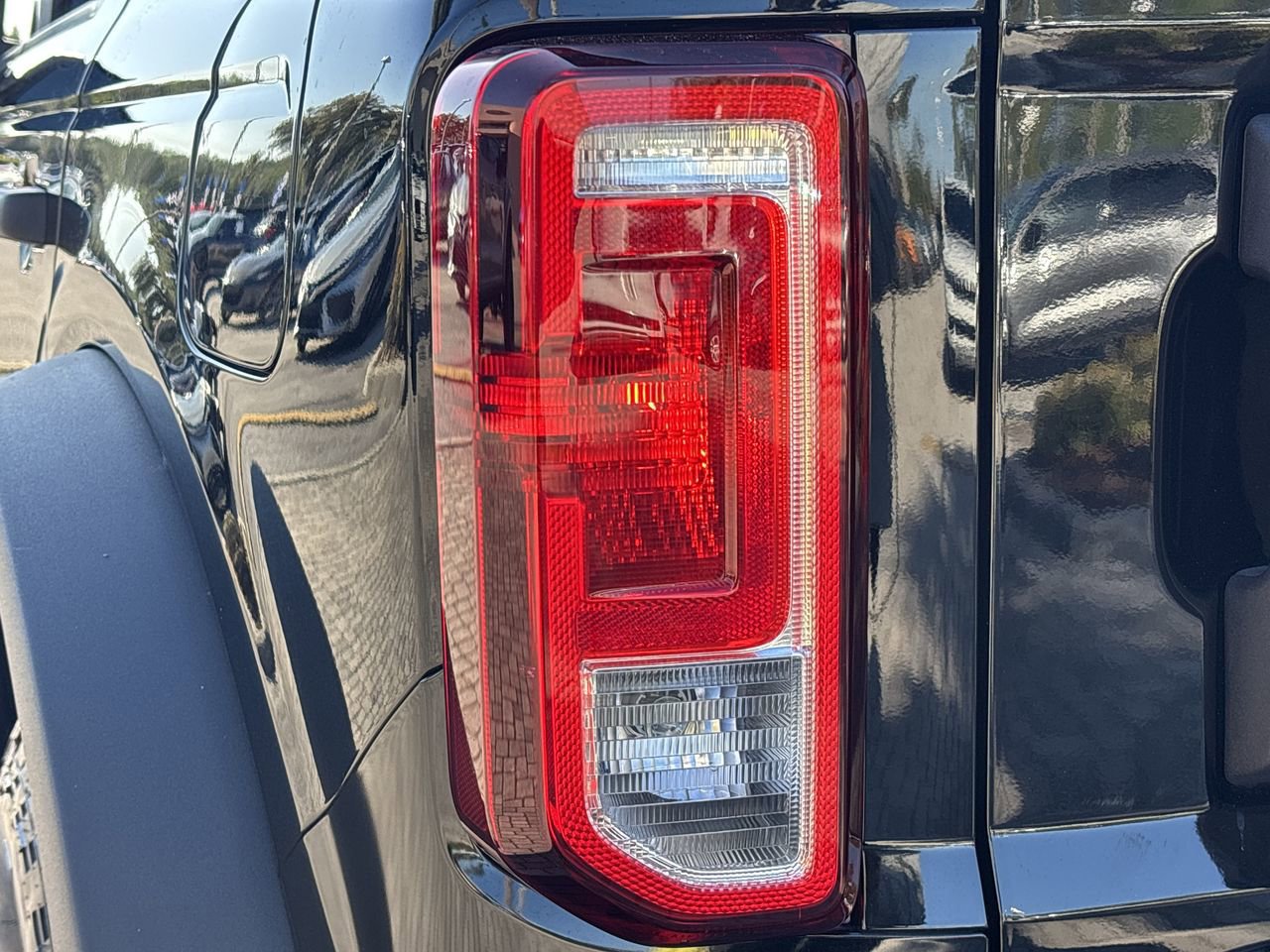 Used 2024 Ford Bronco Black Diamond image 7