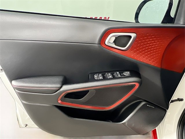 Used 2022 Kia Soul Turbo image 32