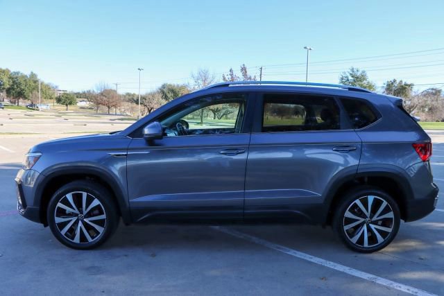 Used 2022 Volkswagen Taos SE image 9