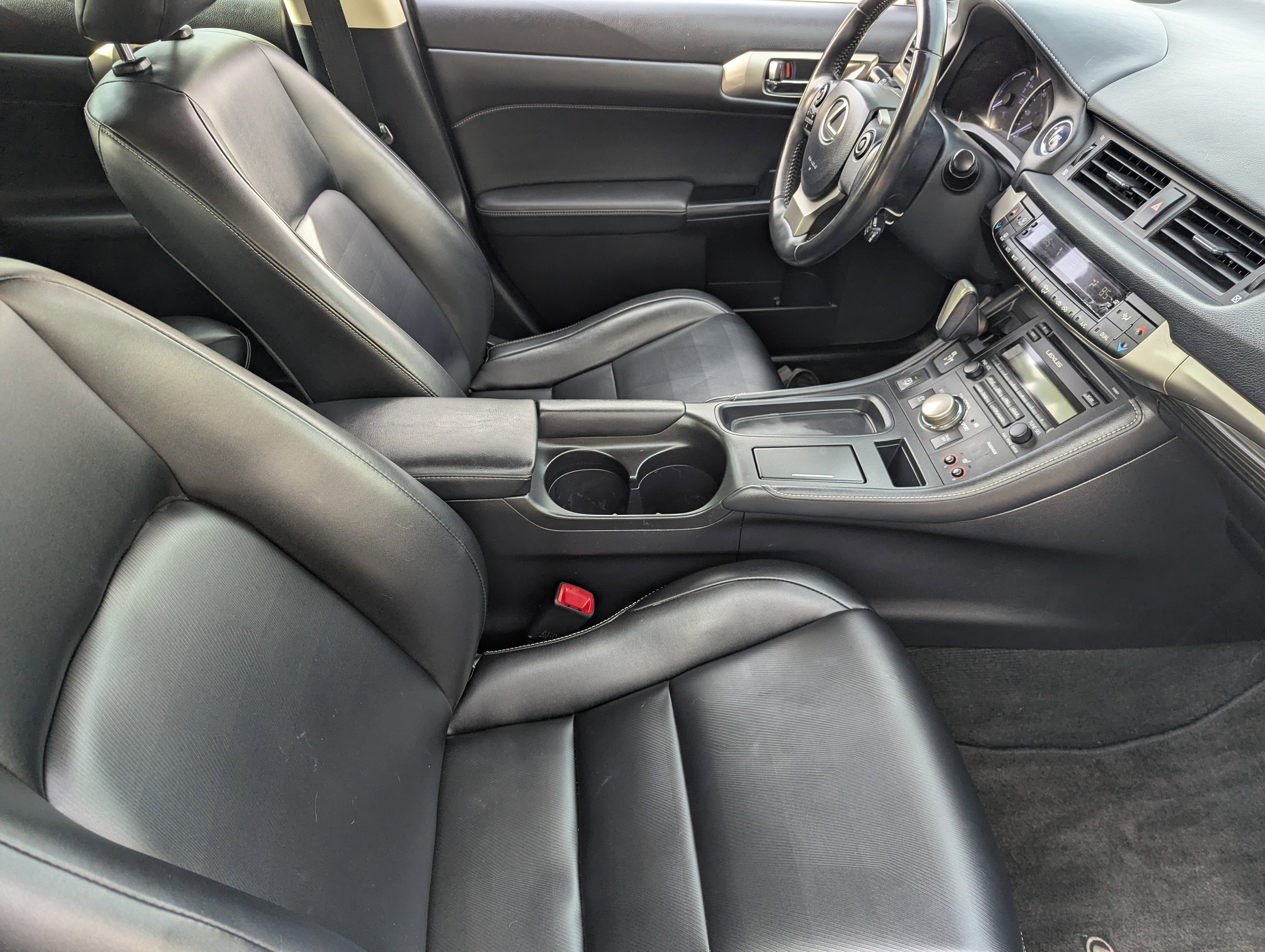 Used 2014 Lexus CT 200h image 9