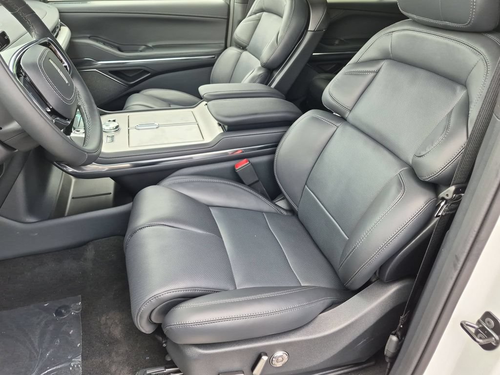 New 2027 Lincoln Navigator Reserve w/ Jet Appearance Package AWD/4WD image 16