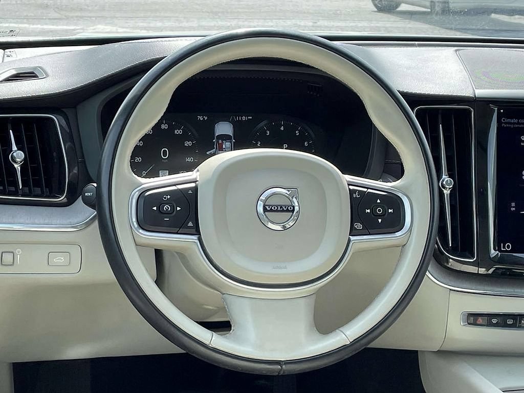 Used 2018 Volvo XC60 T5 Inscription w/ Convenience Package AWD/4WD image 16