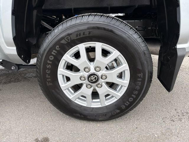 Used 2025 Toyota Tacoma SR5 AWD/4WD image 25