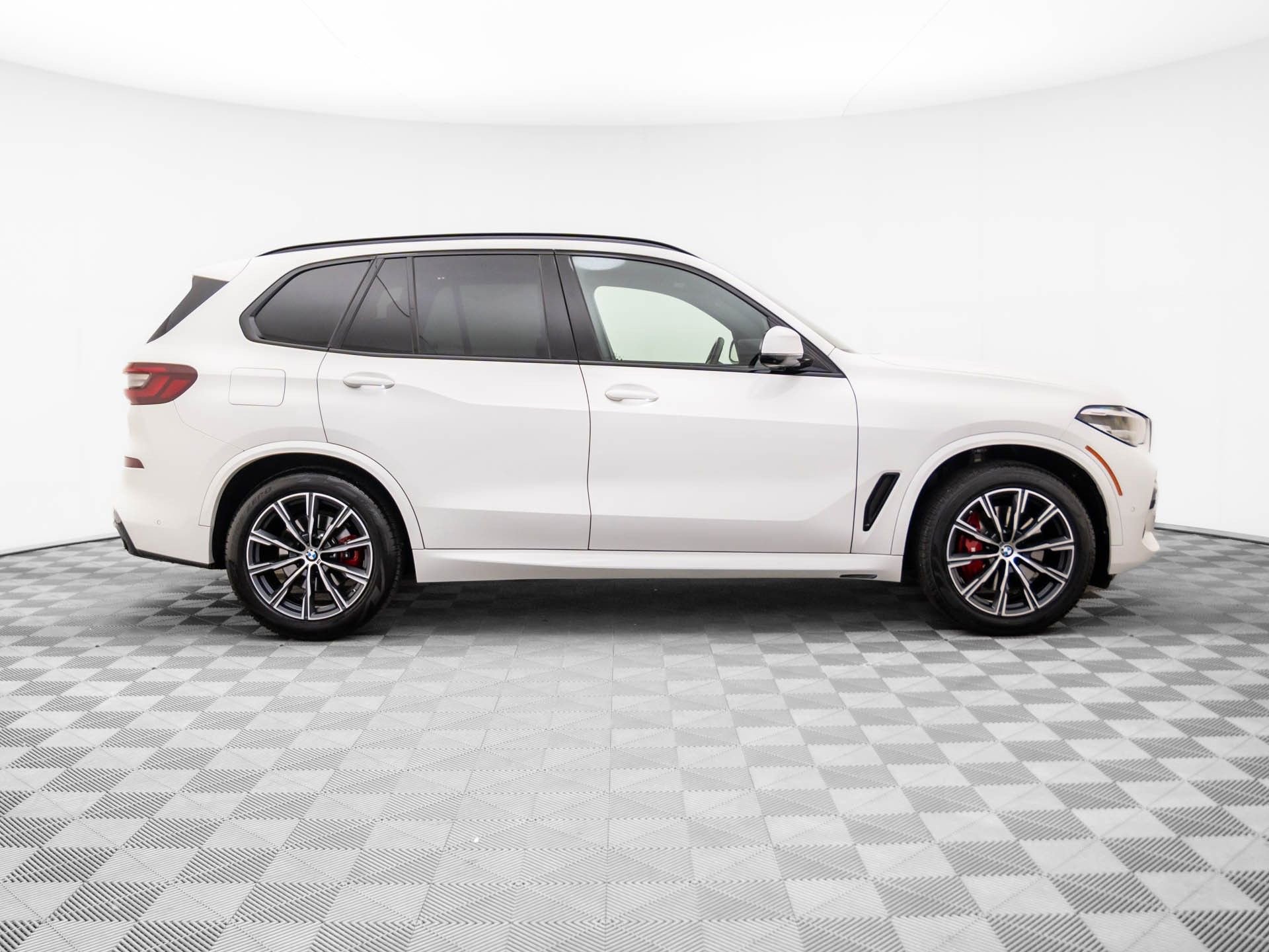 Used 2023 BMW X5 xDrive40i w/ M Sport Package image 6