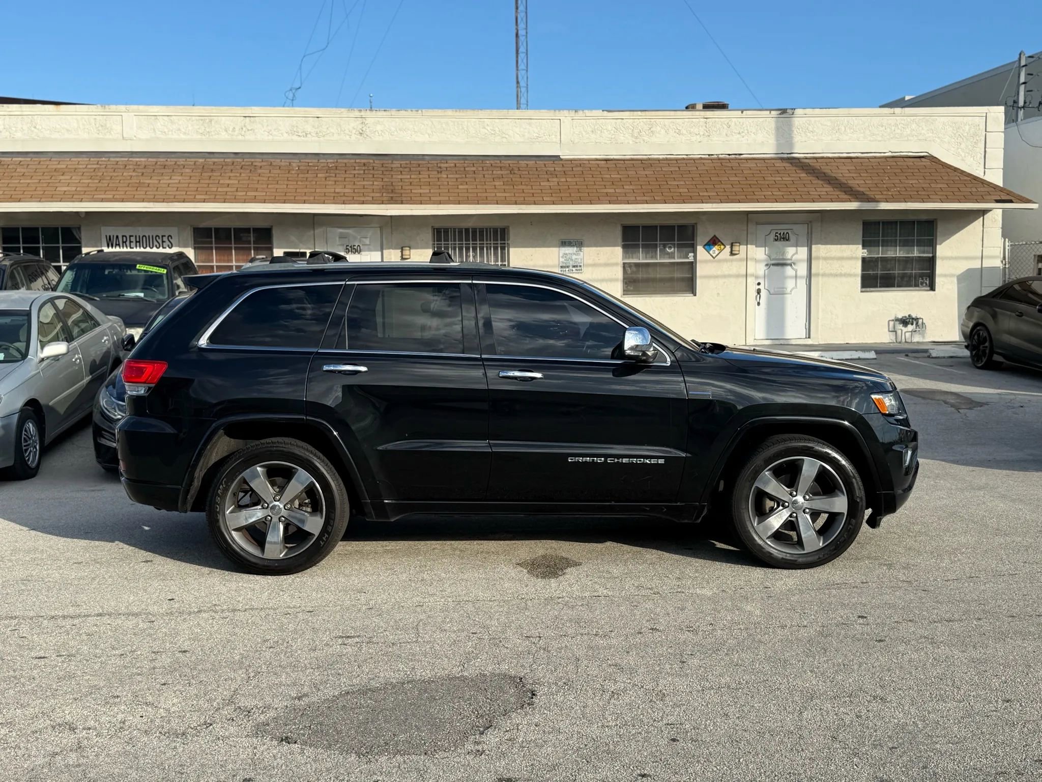 Used 2015 Jeep Grand Cherokee Overland w/ Trailer Tow Group IV image 8