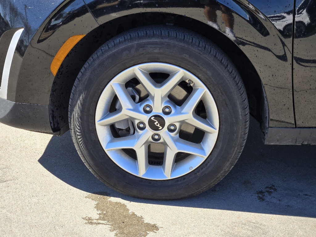 Certified 2025 Kia Soul S image 17