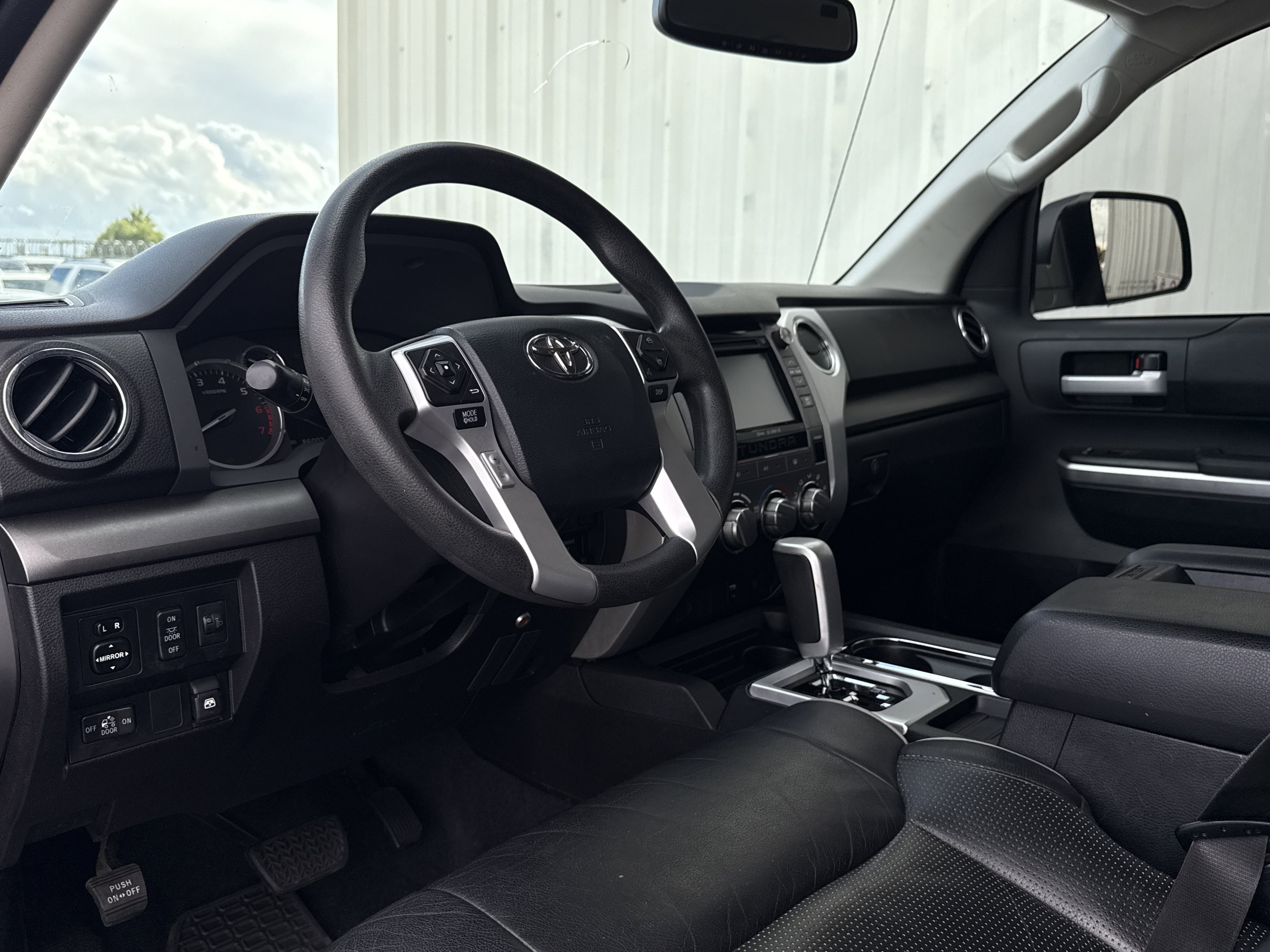 Used 2016 Toyota Tundra SR5 image 11