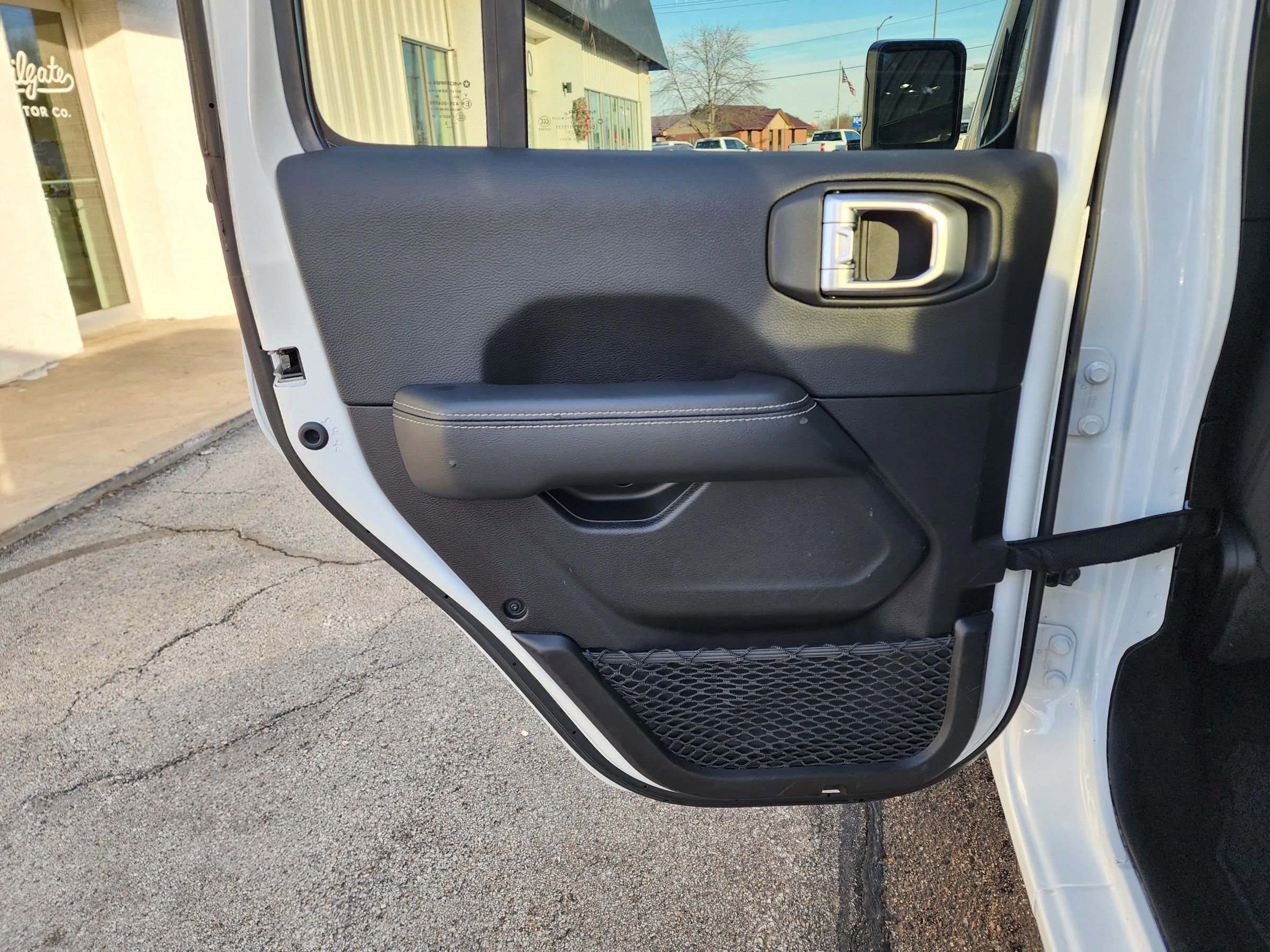 Used 2023 Jeep Gladiator Overland image 13