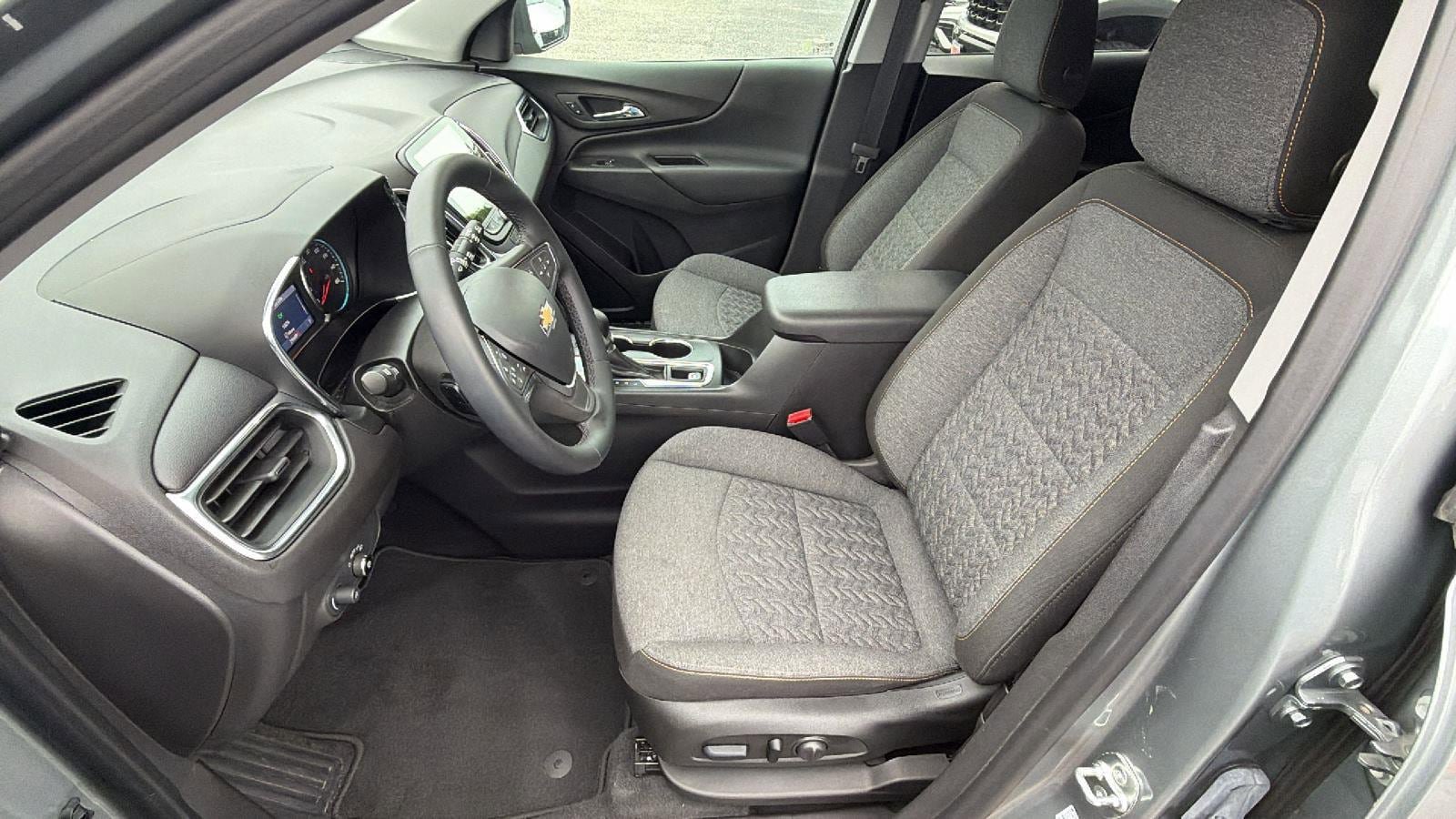 Used 2024 Chevrolet Equinox LT AWD/4WD image 15