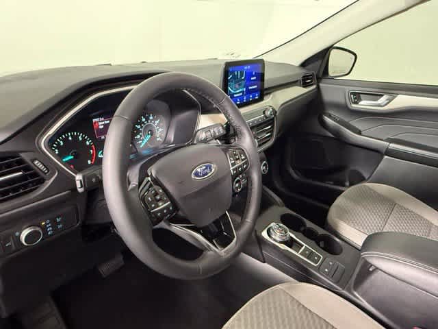 Used 2021 Ford Escape SE w/ SE Sport Appearance Package FWD image 16