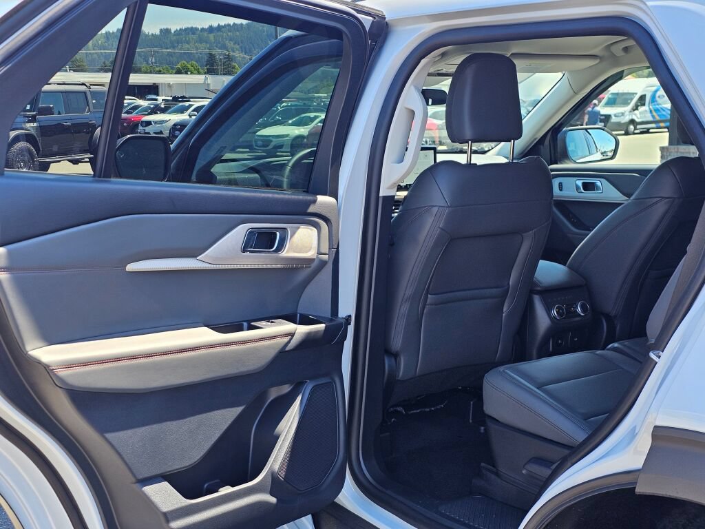 Certified 2025 Ford Explorer Active w/ Active Comfort Package AWD/4WD image 10