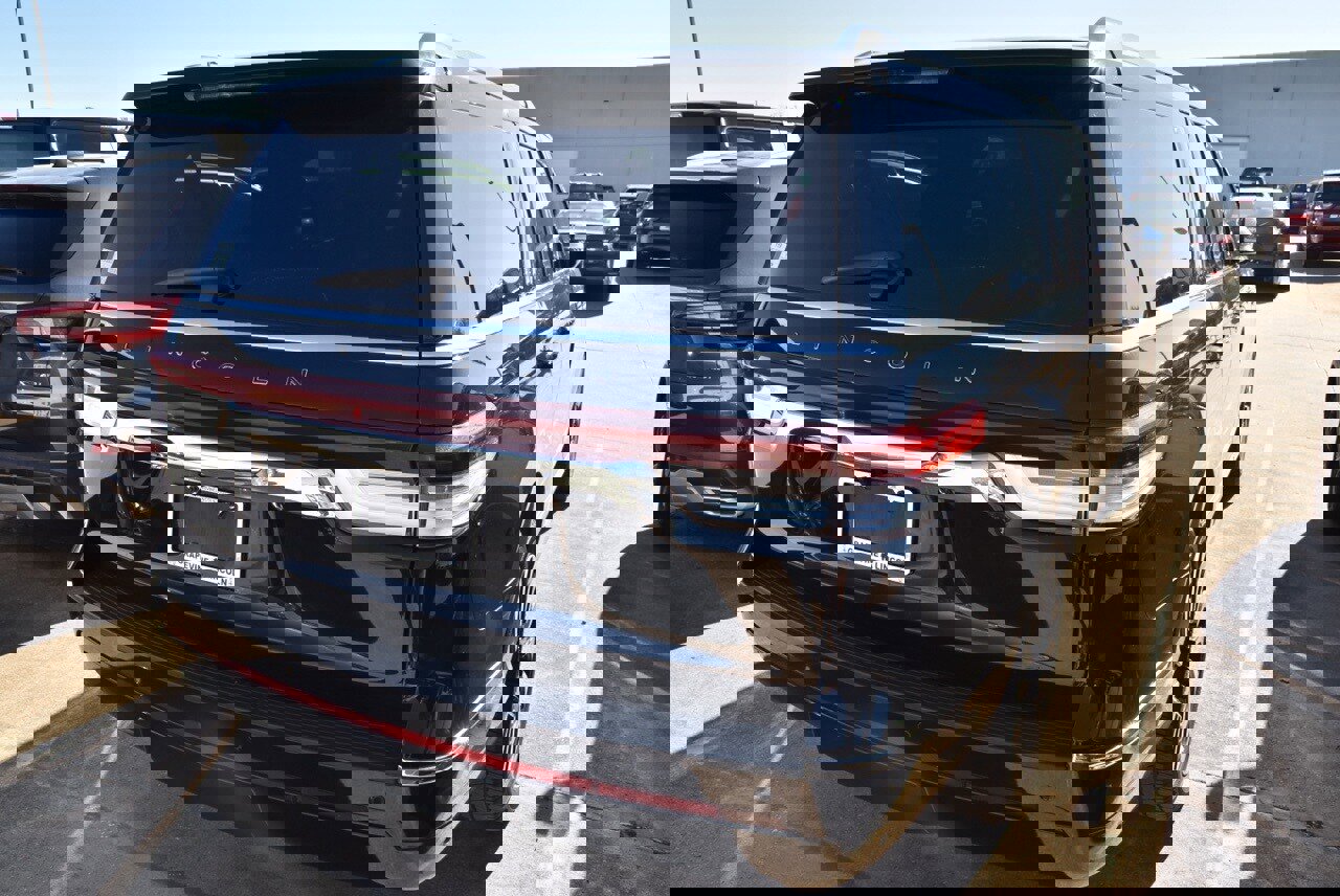 Used 2023 Lincoln Navigator L Black Label image 7