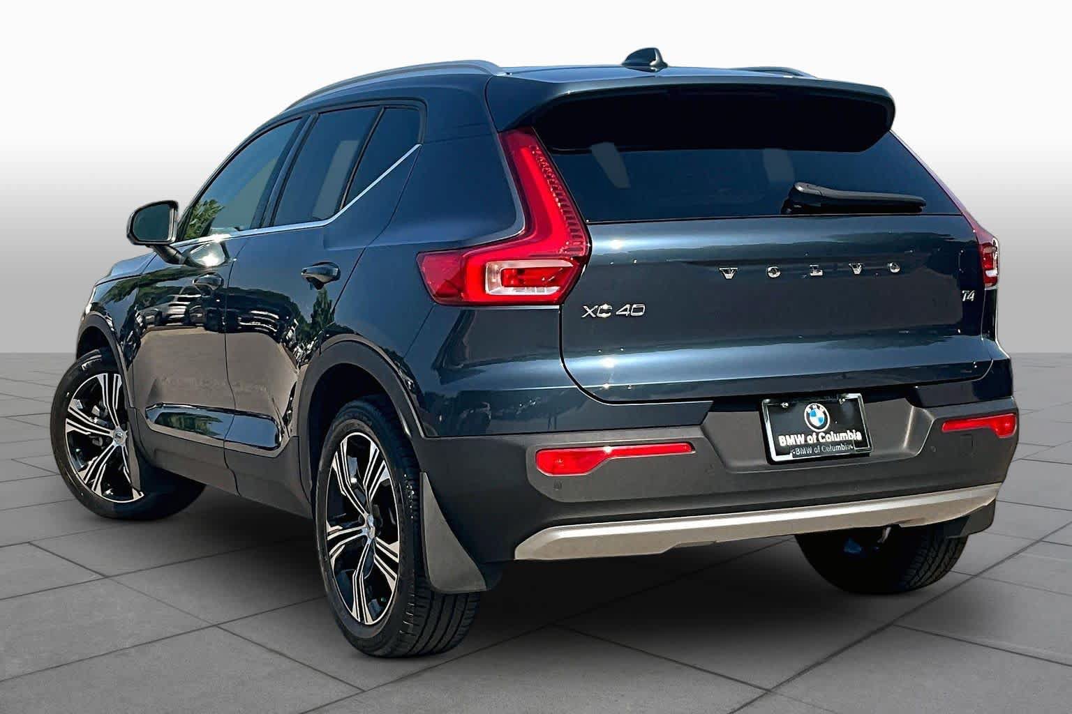 Used 2021 Volvo XC40 T4 Inscription w/ Protection Package FWD image 11