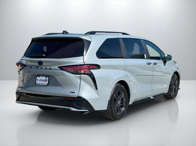 Certified 2025 Toyota Sienna XSE w/ XSE Premium Package image 5