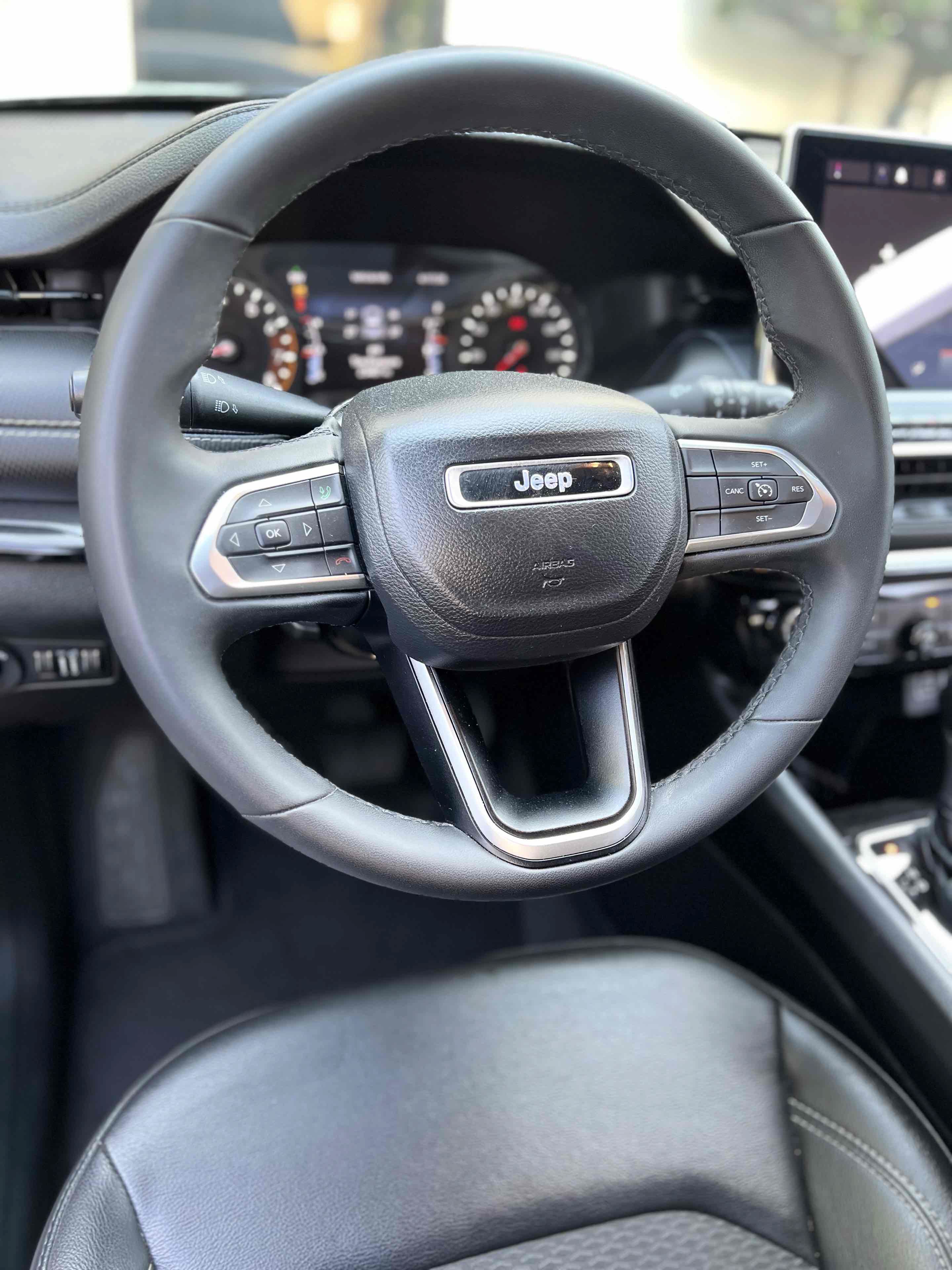 Used 2023 Jeep Compass Latitude AWD/4WD image 30