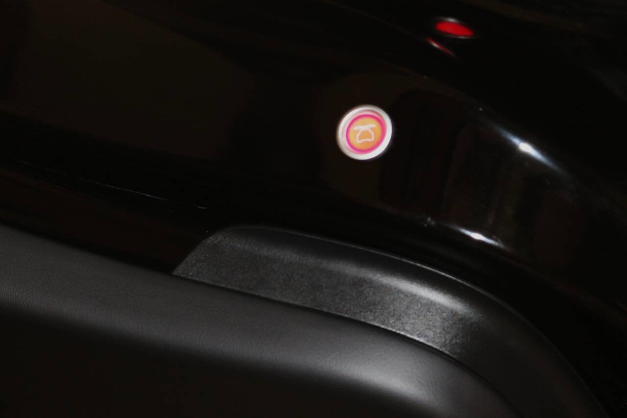 Used 2020 Tesla Model X image 58