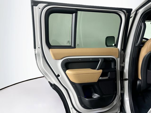 New 2026 Land Rover Defender 110 X-Dynamic SE image 22