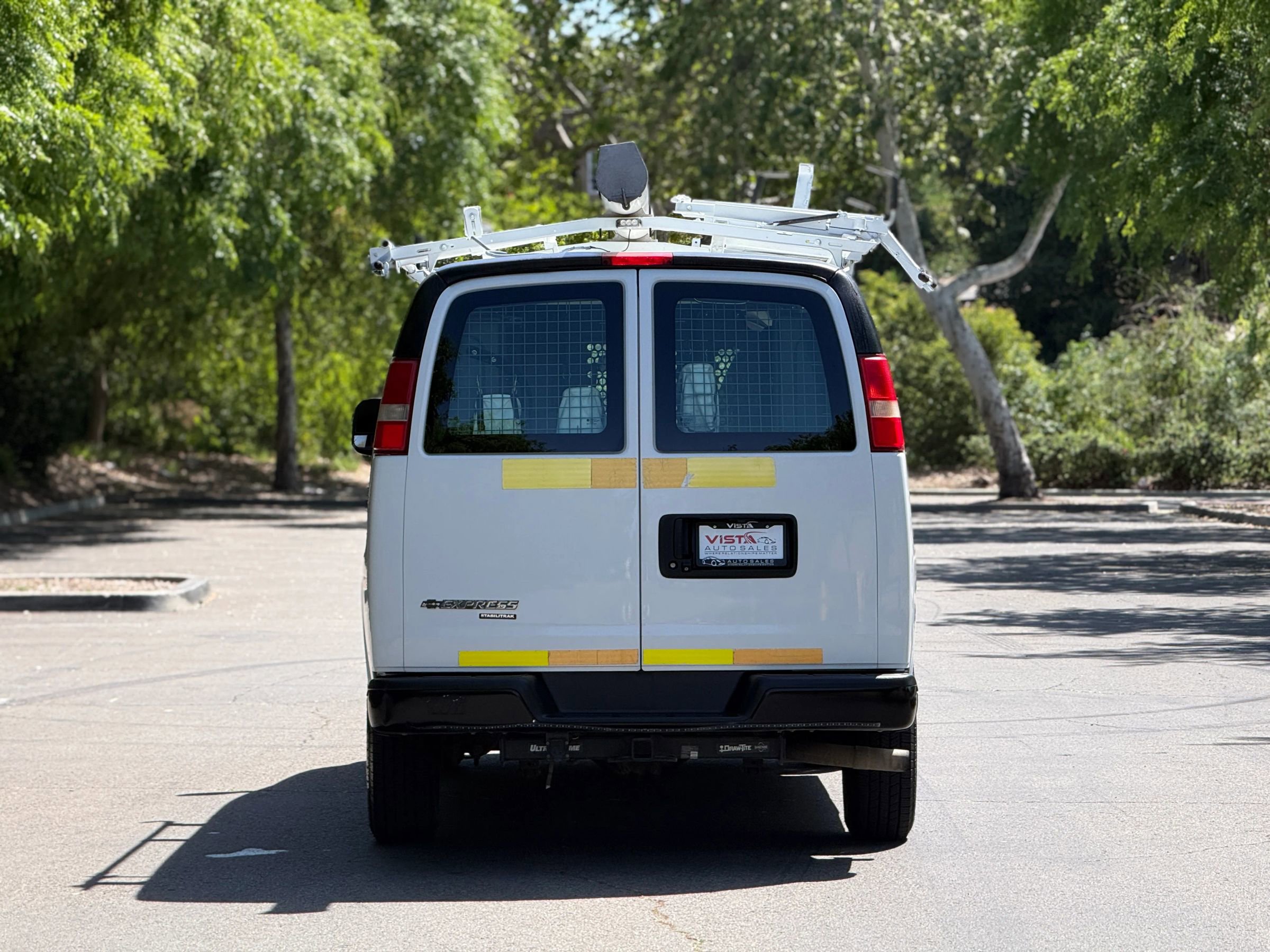 Used 2015 Chevrolet Express 2500 Van 3D image 4