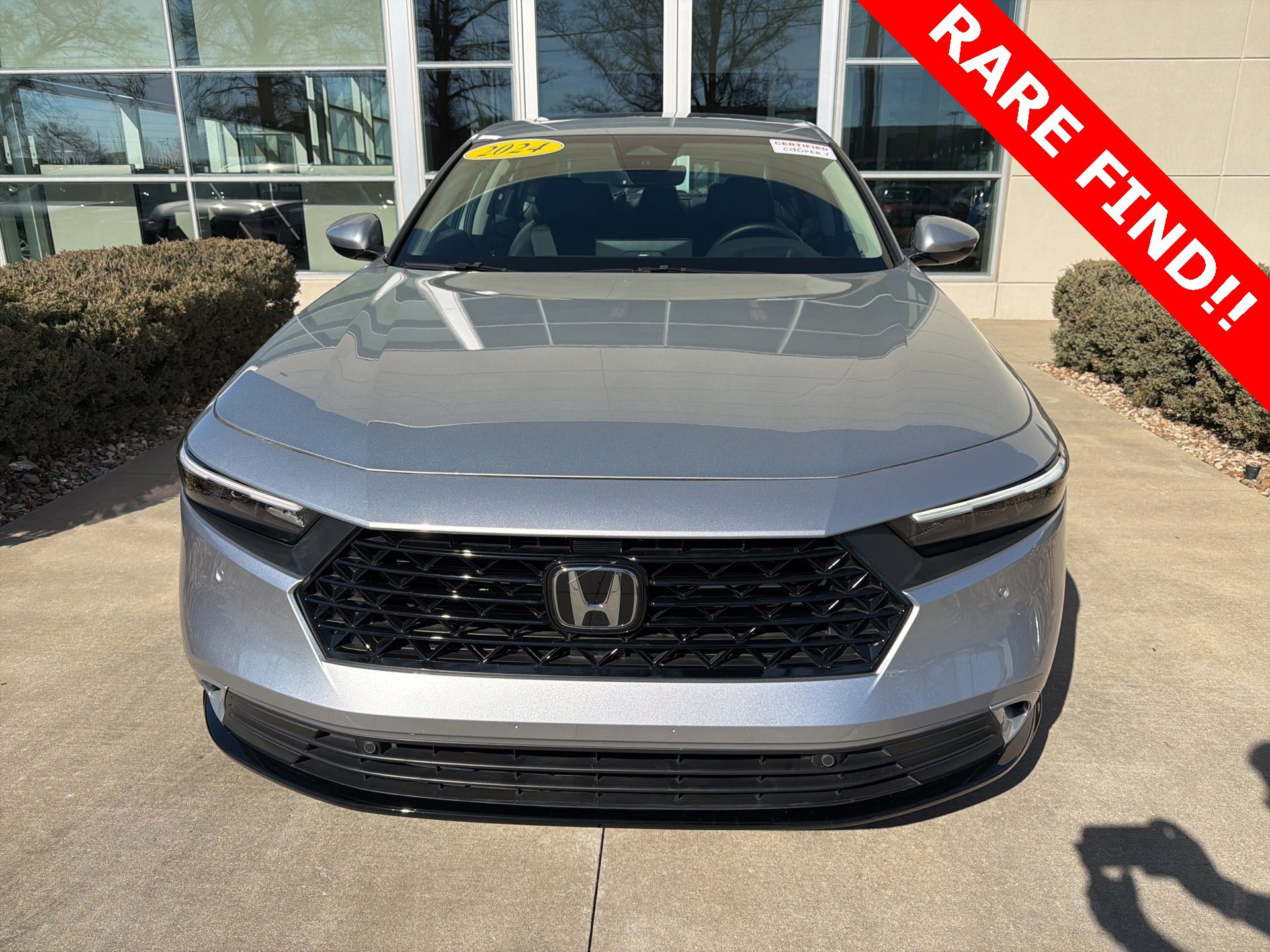 Used 2024 Honda Accord Touring image 6