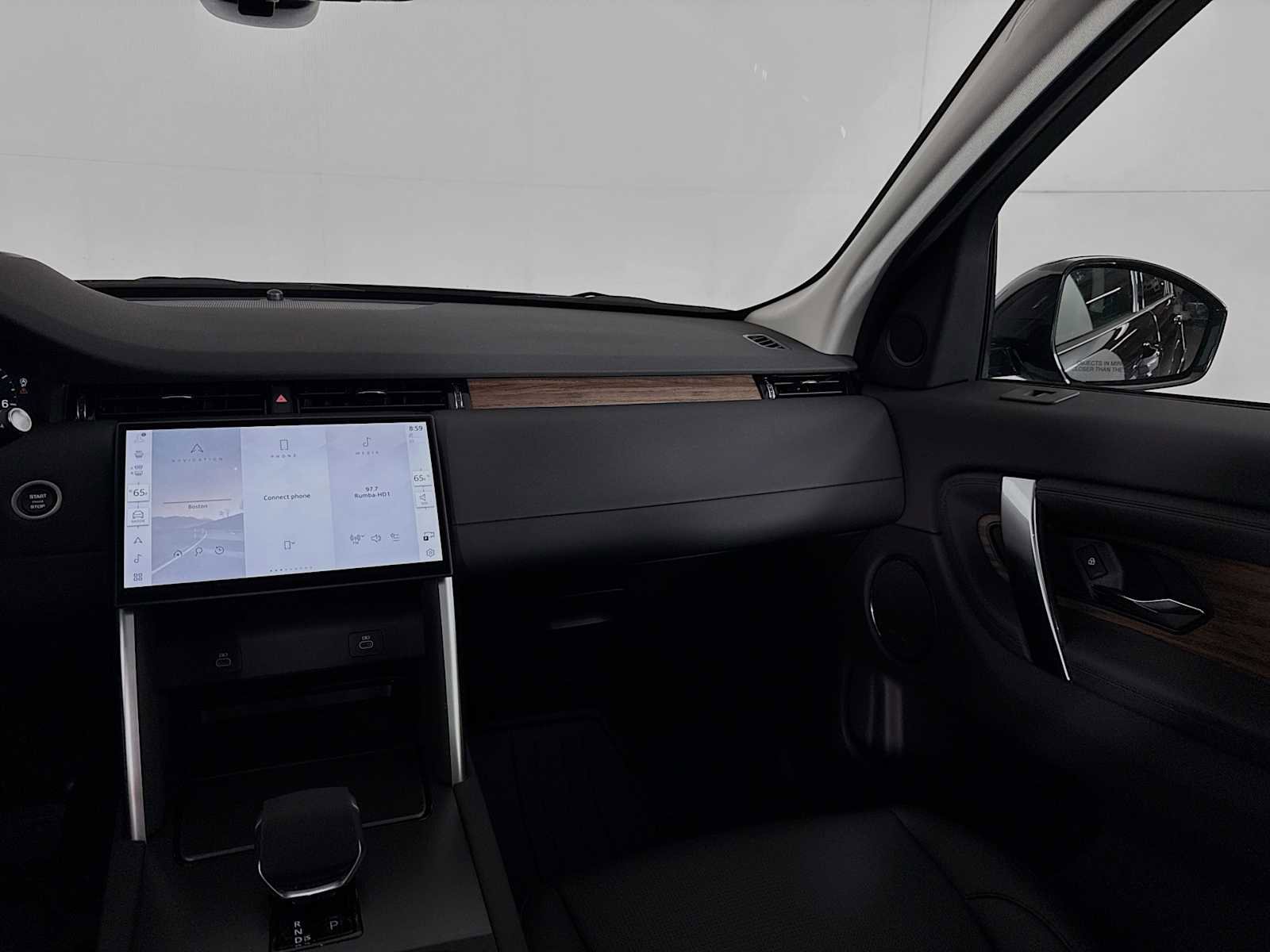 New 2025 Land Rover Discovery Sport S image 31