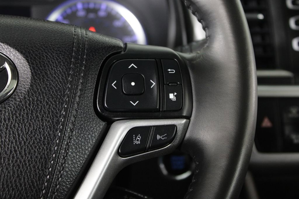 Used 2019 Toyota Highlander Limited image 30