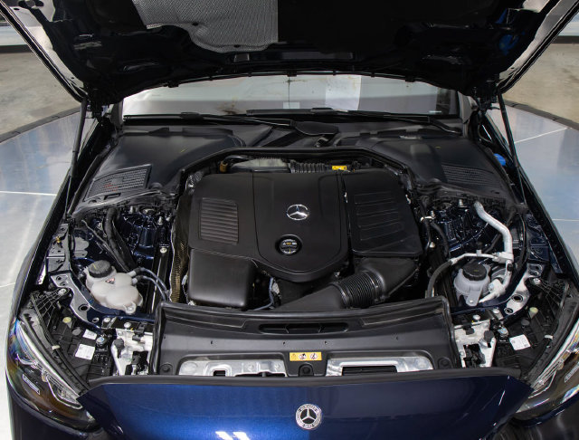 Certified 2023 Mercedes-Benz C 300 4MATIC Sedan image 5