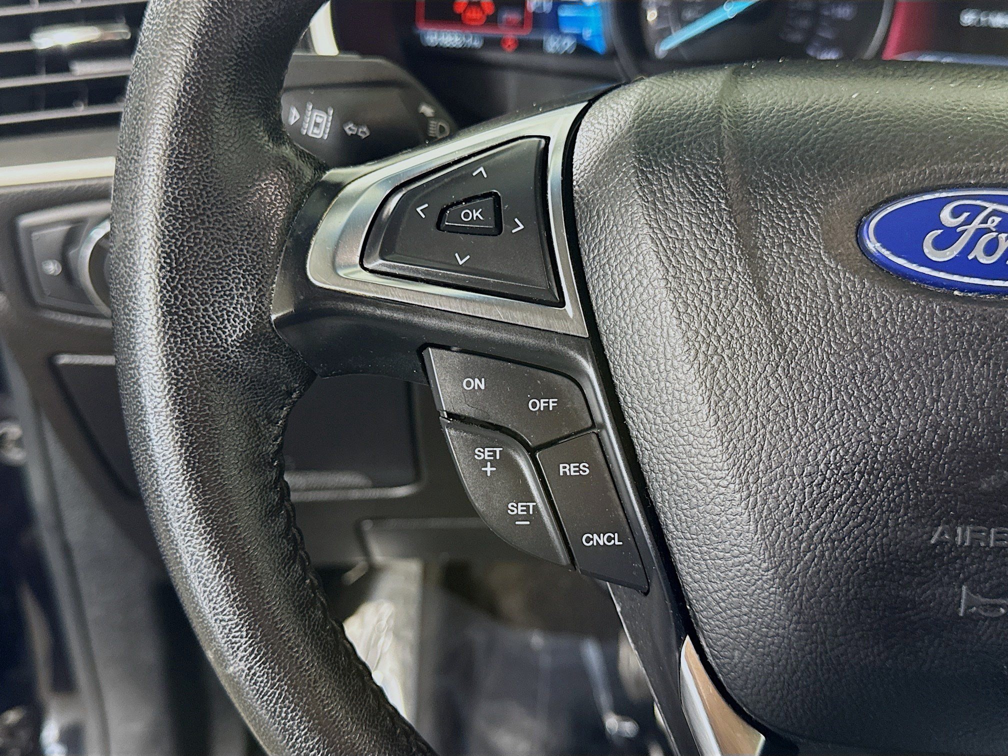 Used 2020 Ford Edge SEL FWD image 14