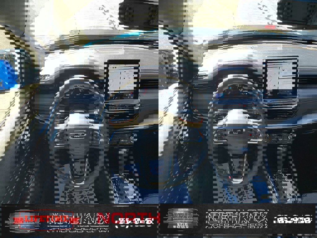 Used 2025 Jeep Compass Trailhawk w/ Trailhawk Elite Group image 12