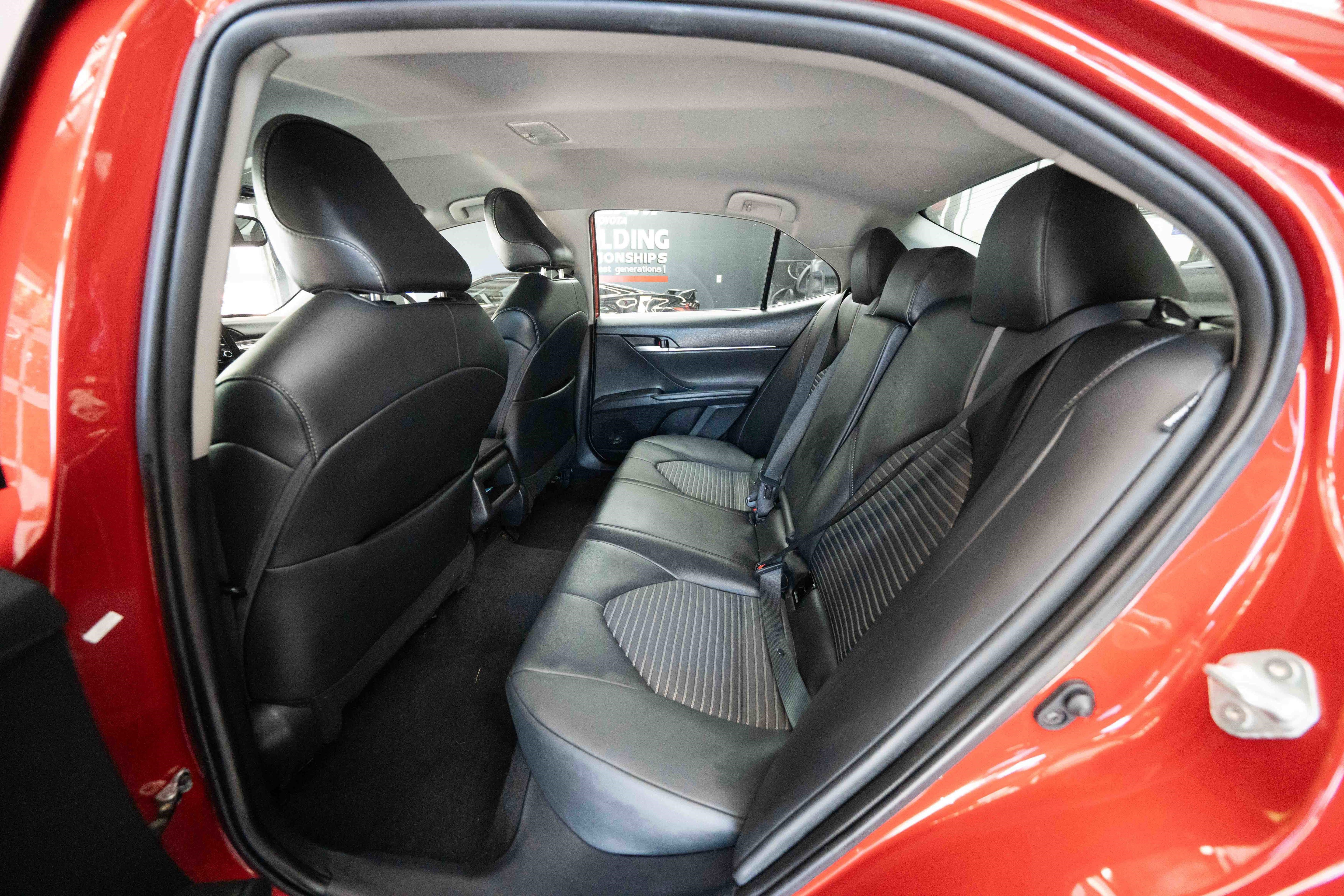 Used 2024 Toyota Camry SE w/ Convenience Package FWD image 23
