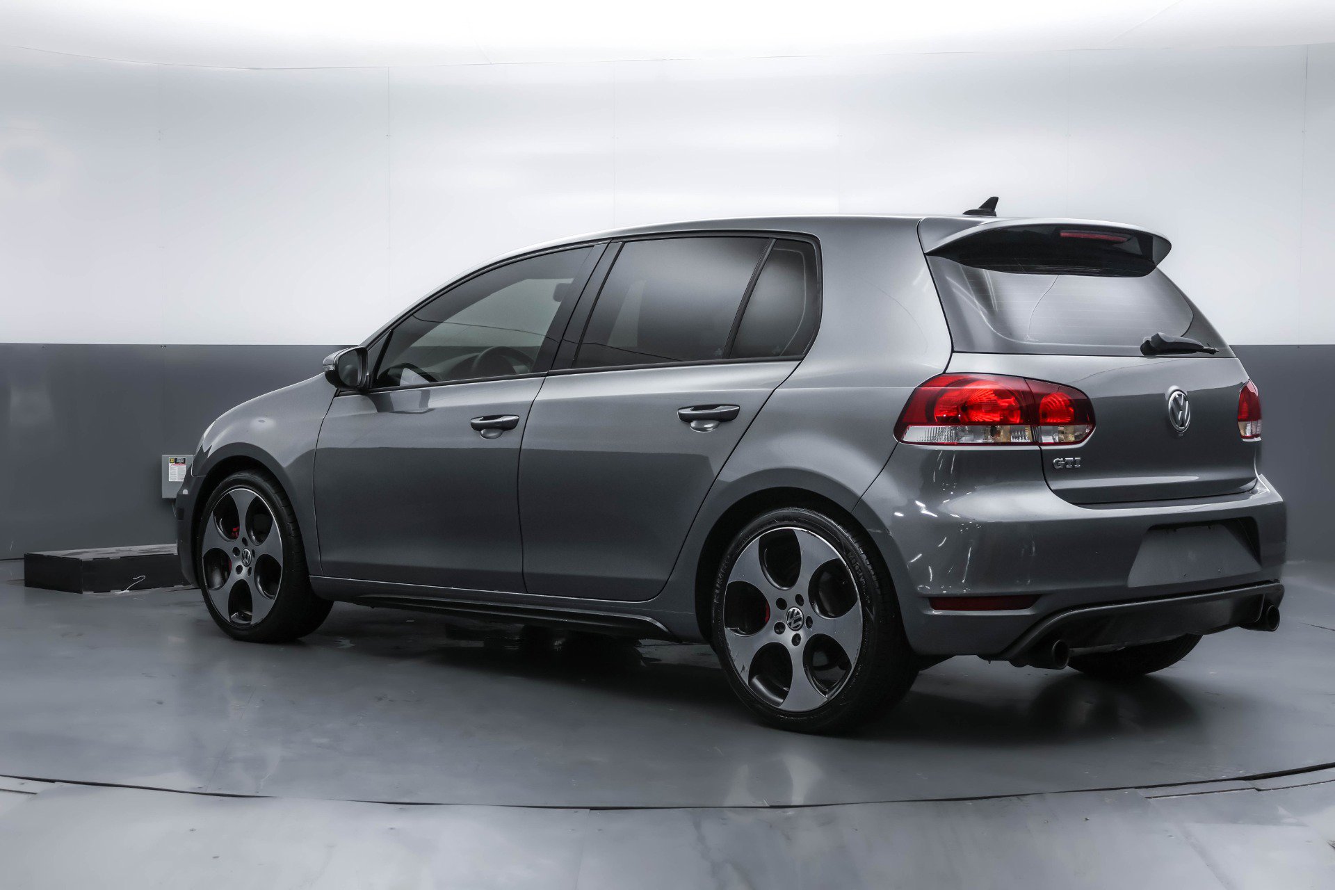 Used 2011 Volkswagen GTI Autobahn image 3
