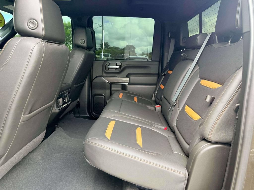 Used 2023 GMC Sierra 2500 AT4 w/ AT4 Premium Plus Package AWD/4WD image 12