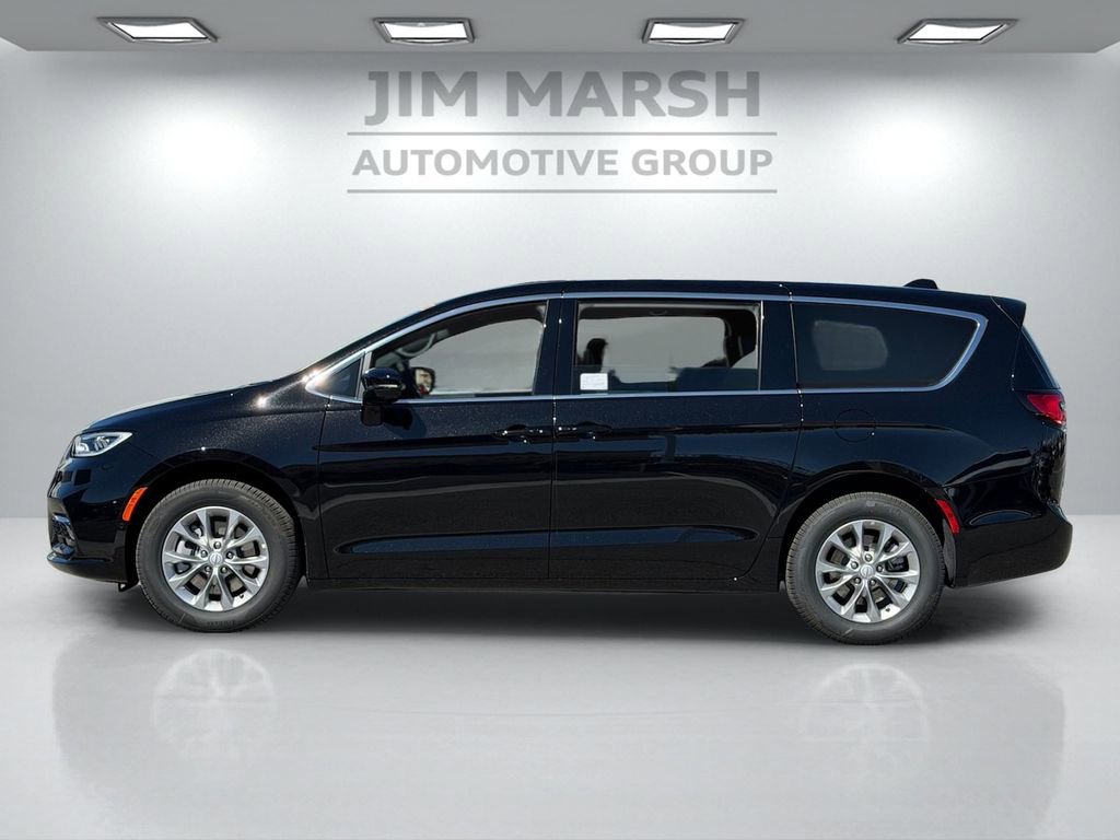 New 2026 Chrysler Pacifica Limited AWD/4WD image 3