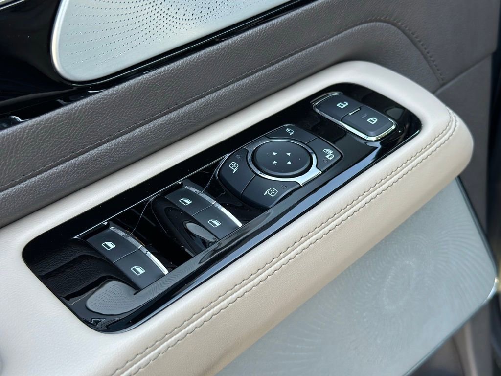 Used 2021 Lincoln Aviator Reserve w/ Equipment Group 202A image 20