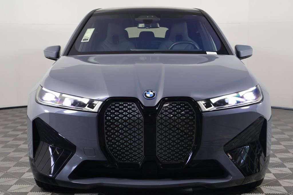 Used 2023 BMW iX xDrive50 w/ Premium Package AWD/4WD image 2