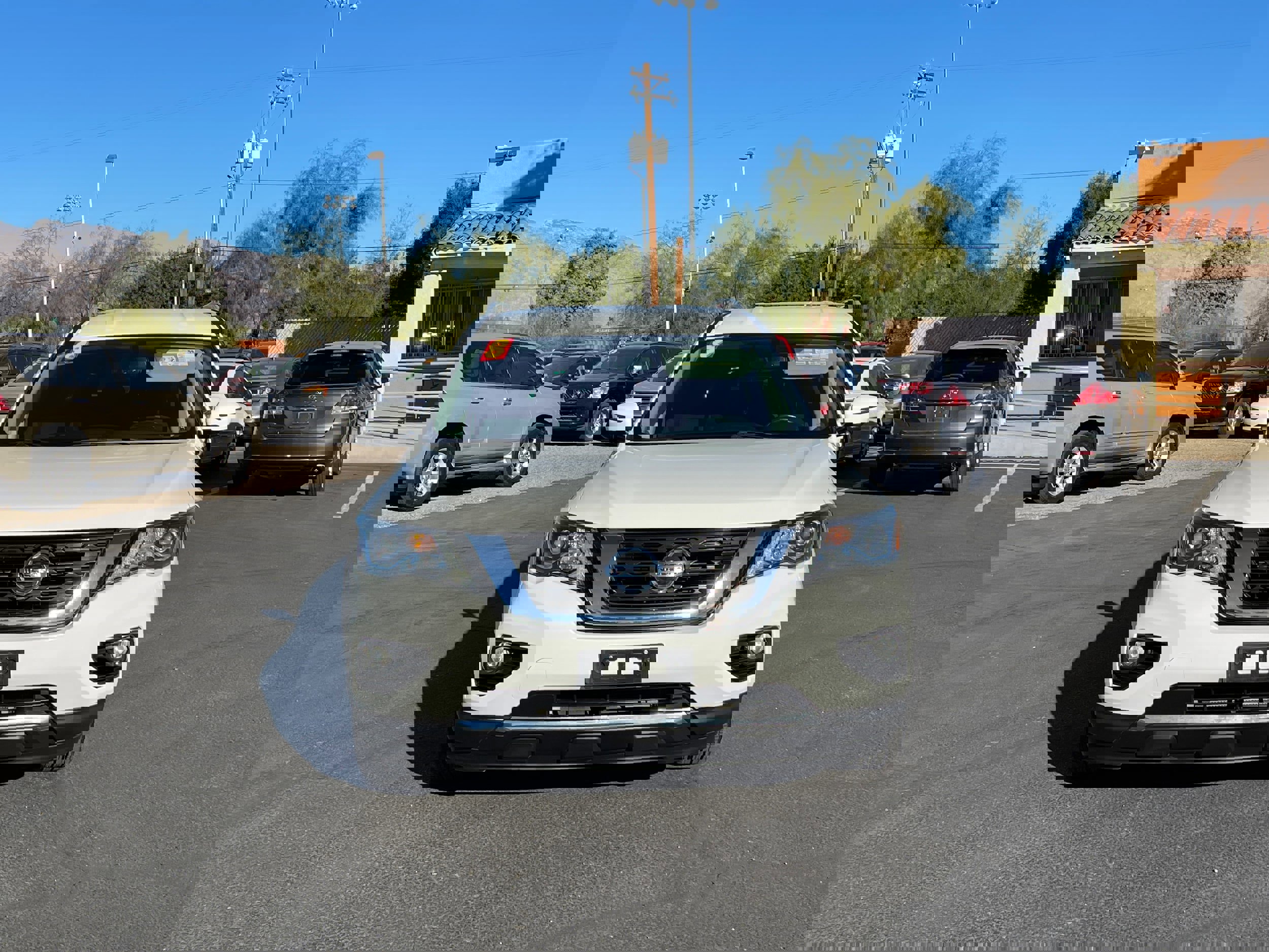 Used 2018 Nissan Pathfinder SV image 8