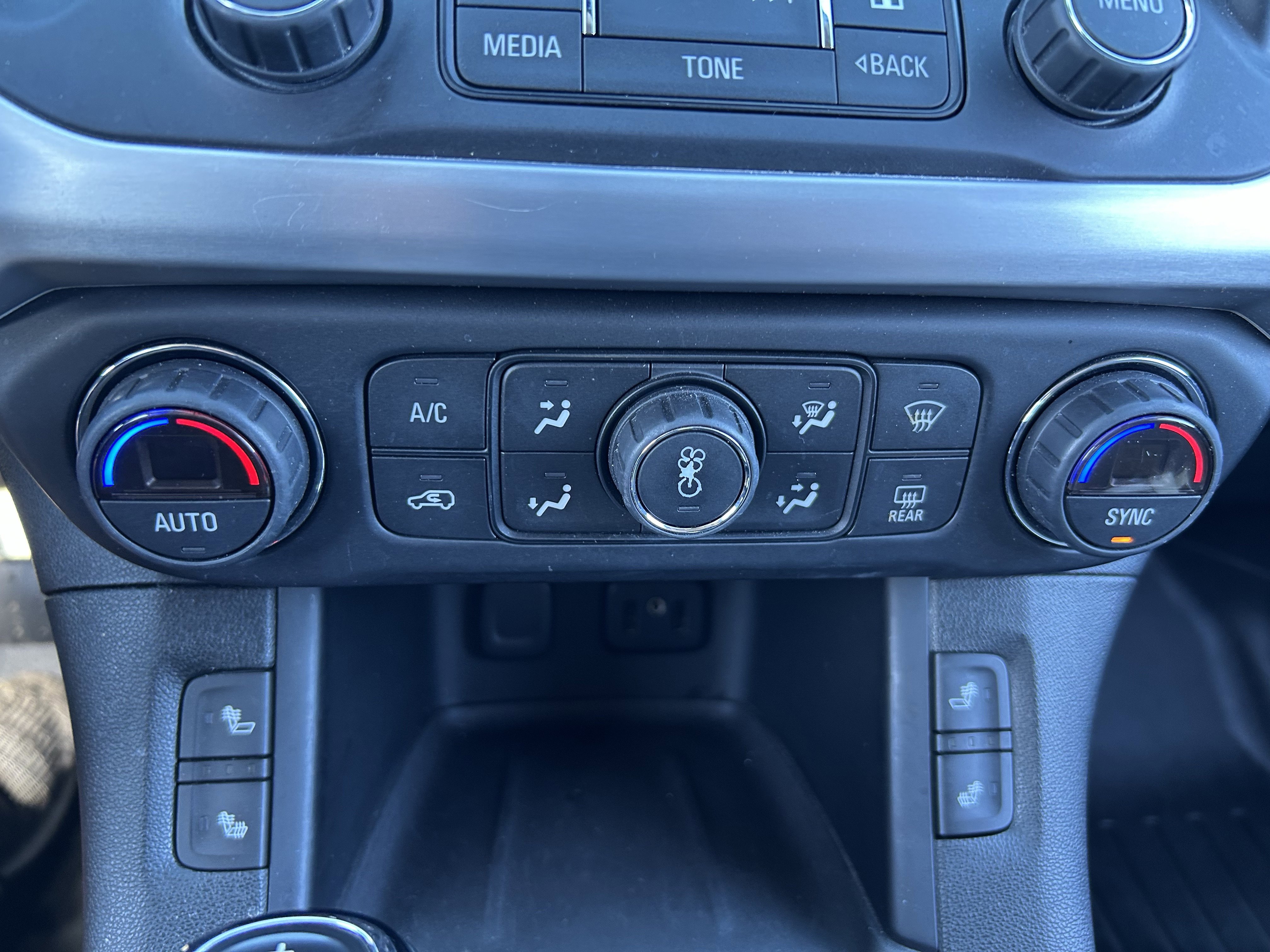 Used 2017 GMC Acadia SLT image 14