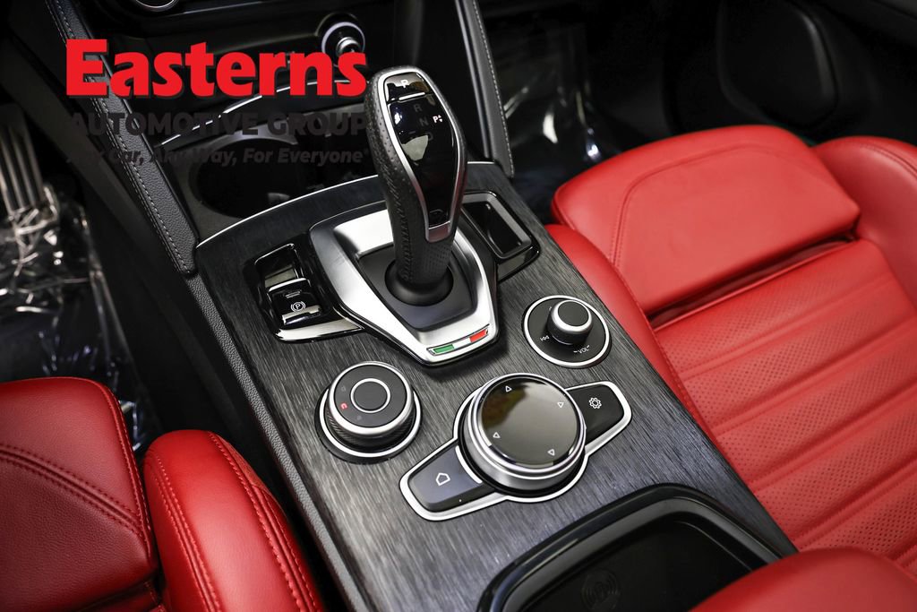 Used 2024 Alfa Romeo Stelvio Sprint image 13