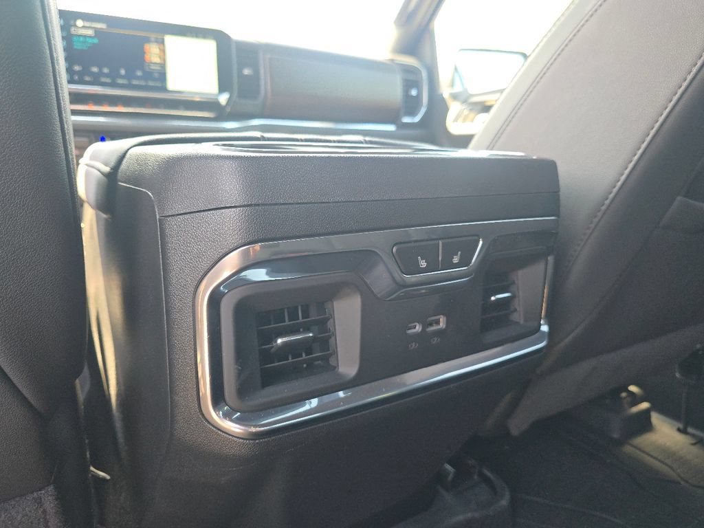 Used 2024 Chevrolet Silverado 1500 High Country w/ Technology Package AWD/4WD image 27