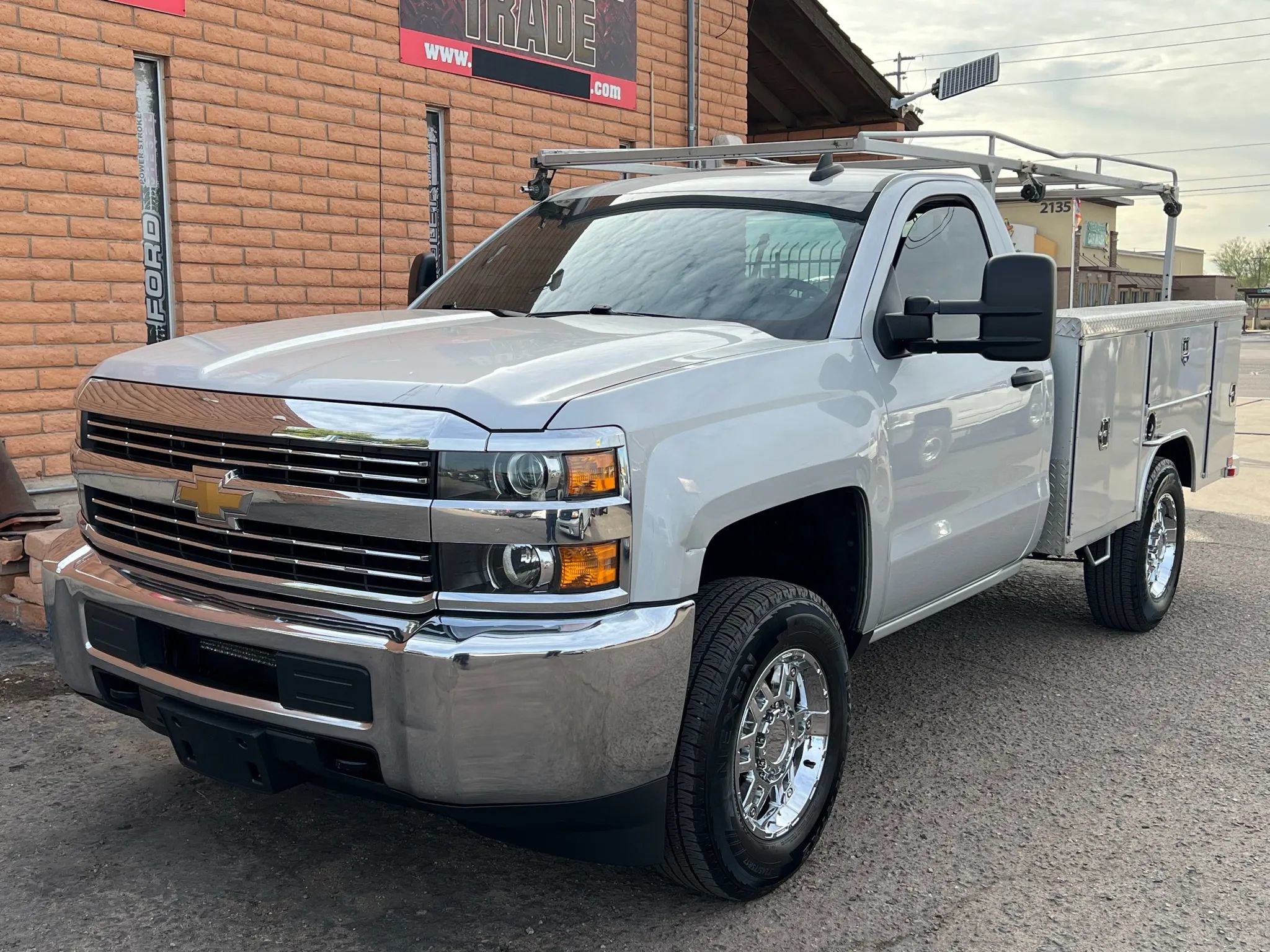 Used 2018 Chevrolet Silverado 2500 W/T RWD image 3