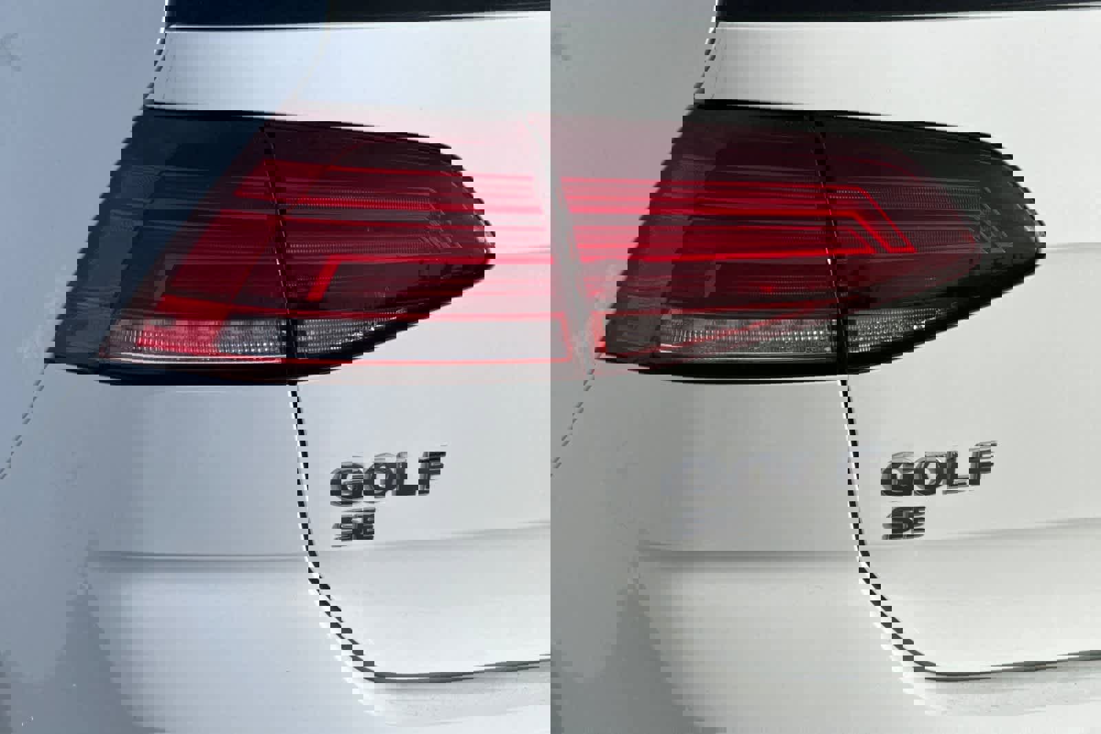 Used 2019 Volkswagen Golf SE image 30