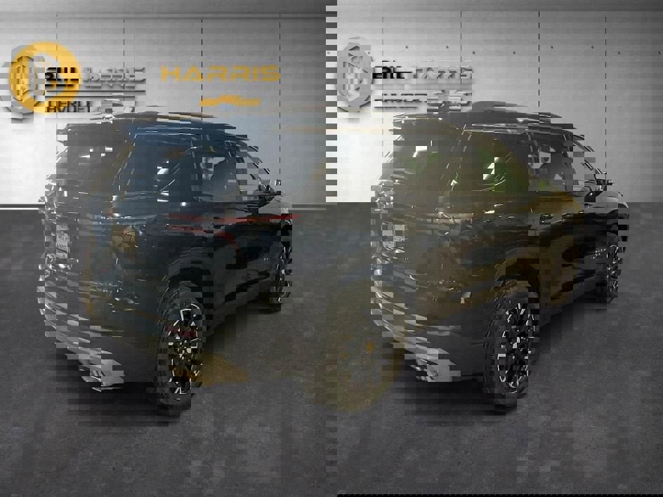 New 2026 Chevrolet Traverse LT w/ Sun and Wheel Package image 2