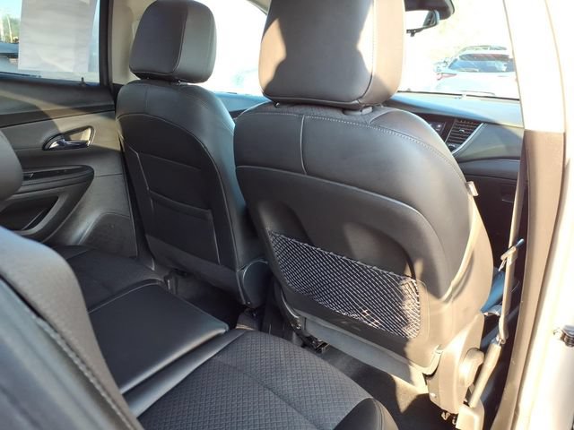 Used 2021 Buick Encore Preferred AWD/4WD image 20