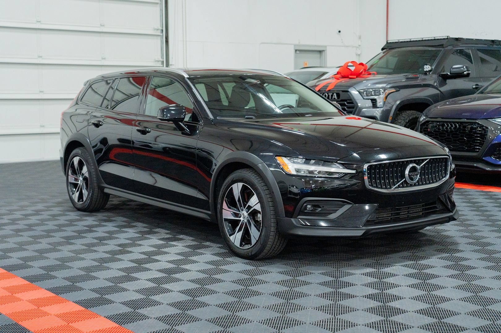 Used 2020 Volvo V60 T5 Cross Country AWD/4WD image 11