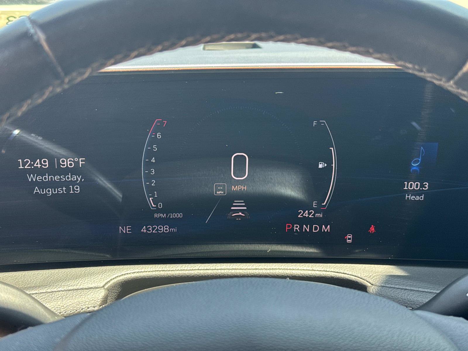 Used 2025 Cadillac XT4 Premium Luxury FWD image 30